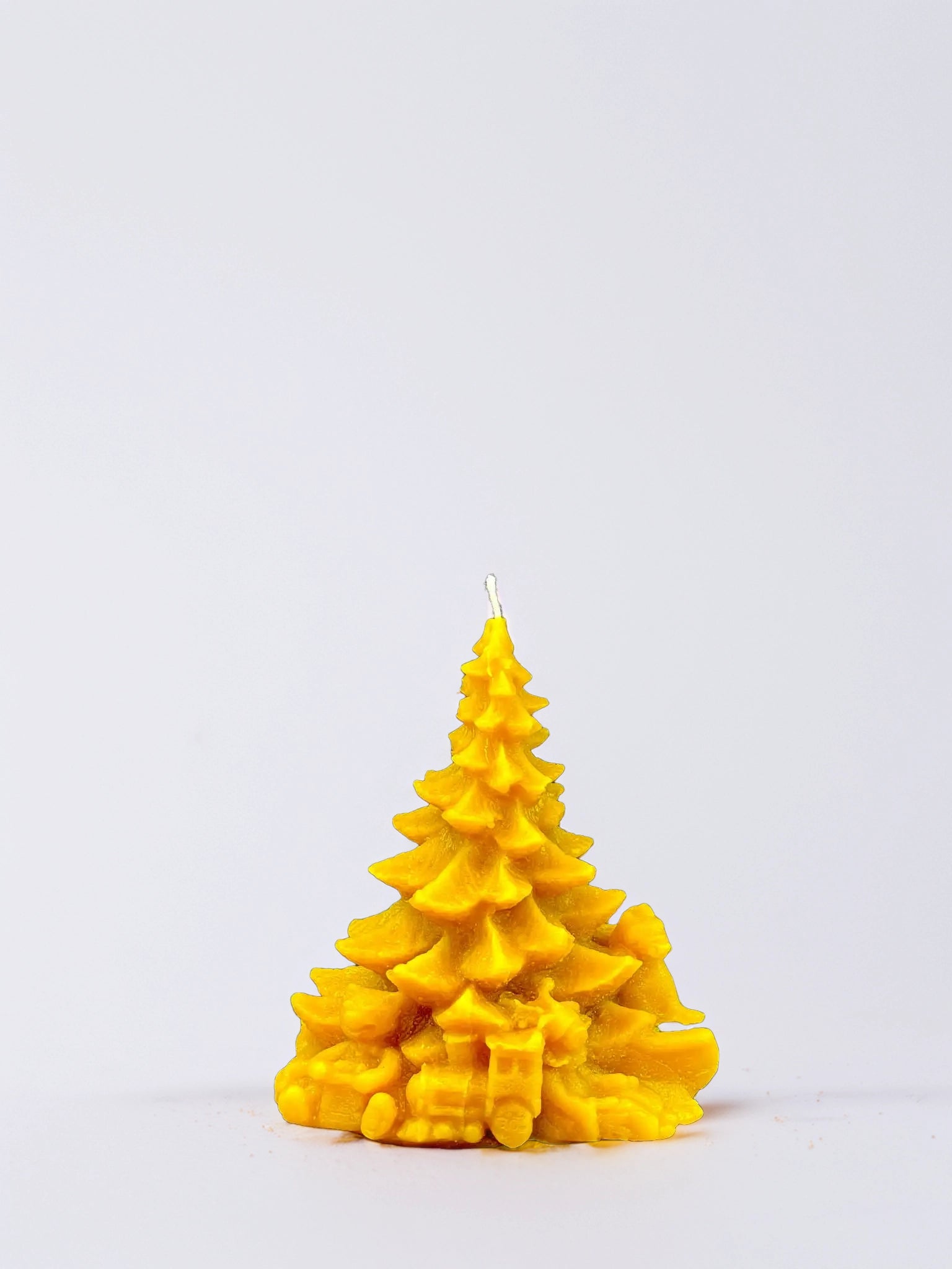 Świeca z wosku pszczelego Choinka z Prezentami