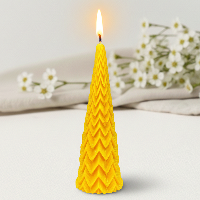 Świeca z wosku pszczelego - Baśniowa Choinka