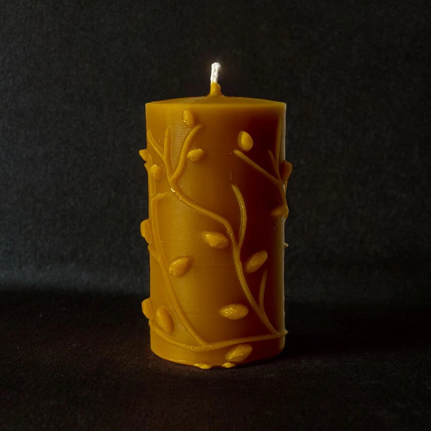 Świeca z wosku pszczelego ozdobna bazie frontowo