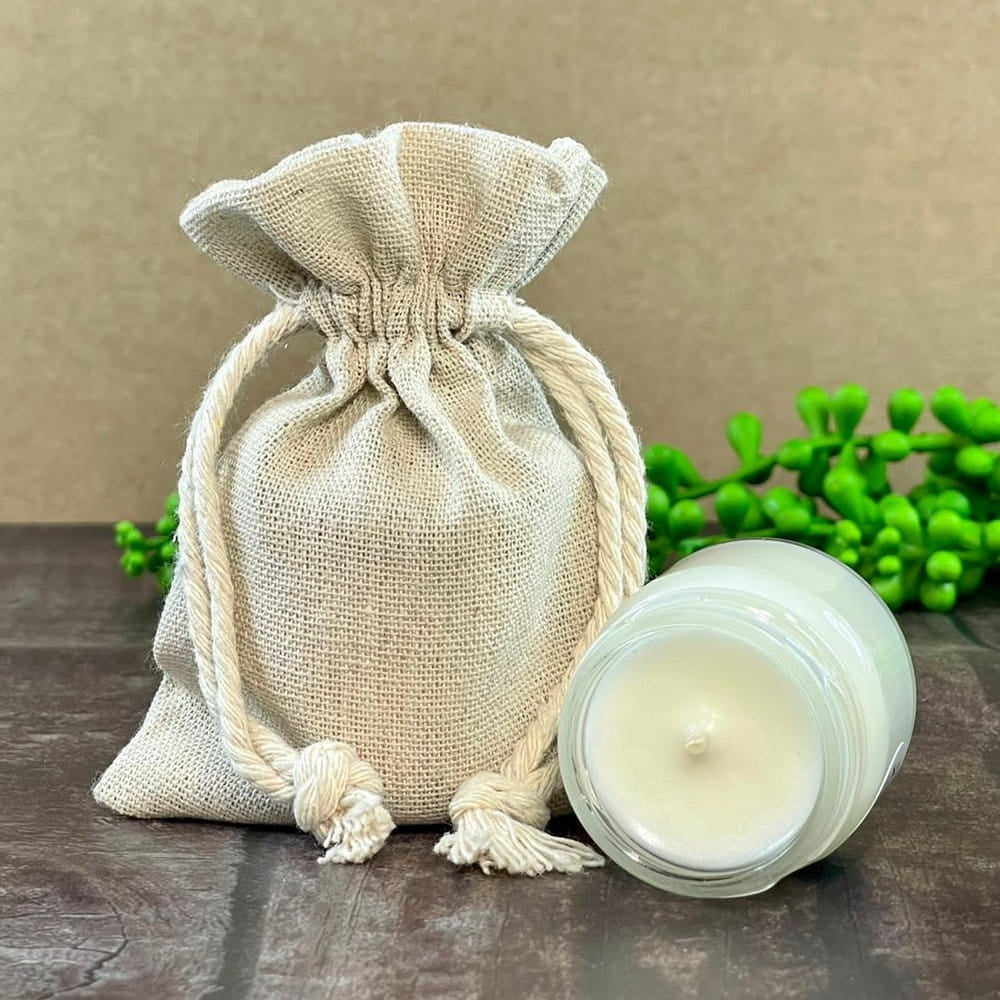 Mini świeczka sojowa w lnianym woreczku