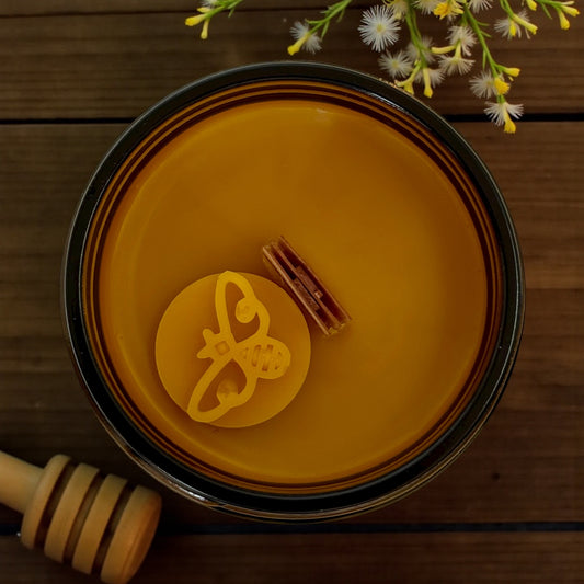 Świeca z knotem drewnianym w szkle - Pszczoła.