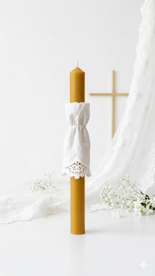 Gromnica na Chrzest z wosku pszczelego – ręcznie robiona świeca bawełniana materiał z koronką, kolor biały
