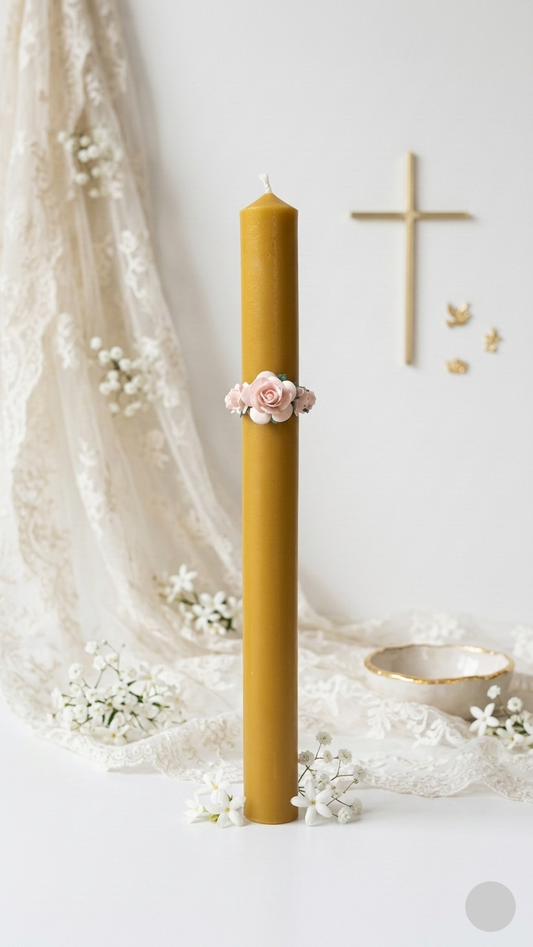 Gromnica na Chrzest z wosku pszczelego – opaska dekoracyjna z różyczkami