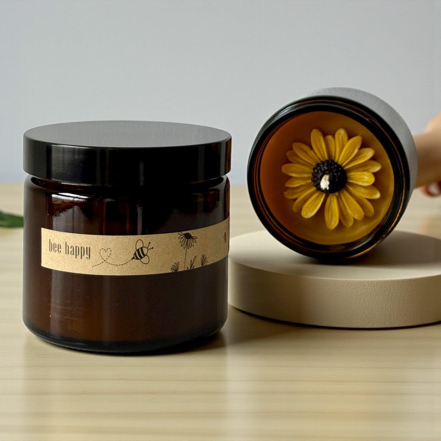 Świeca z wosku pszczelego ozdobna w słoneczniki w szkle