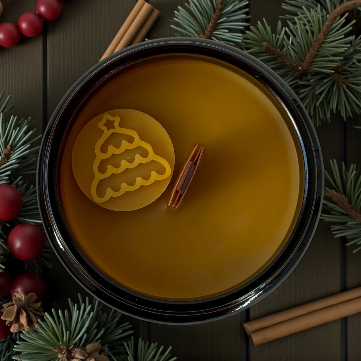 Świeca z knotem drewnianym w szkle - Choinka