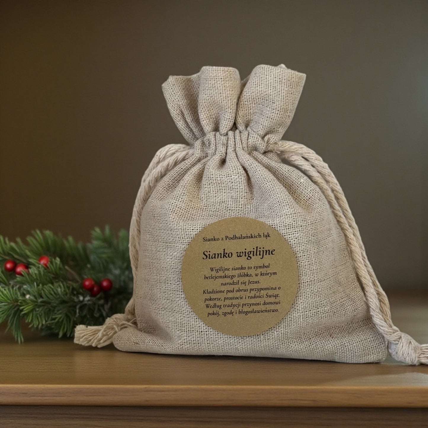 Sianko wigilijne w lnianym woreczku tradycyjny dodatek do opłatka i stołu wigilijnego naturalny element Bożego Narodzenia