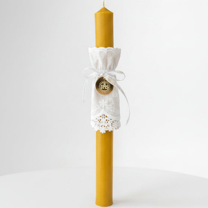 świeca komunijna z wosku pszczelego z koronką i medalikiem IHS