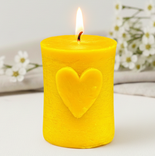 Świeca z wosku pszczelego walec z sercem dekoracyjna prezent