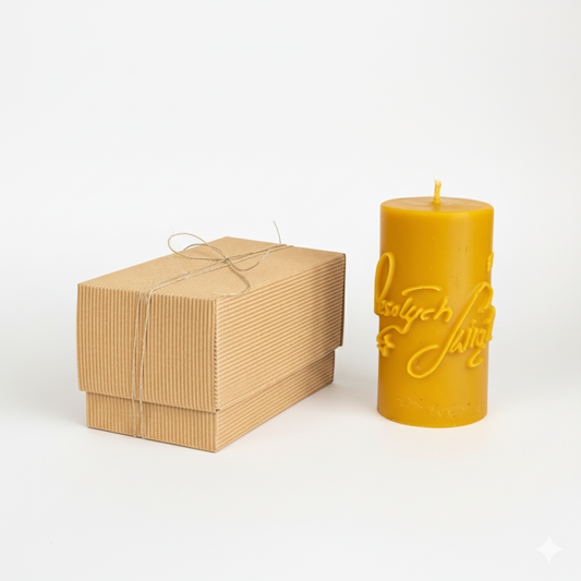 Świeca z wosku pszczelego Wesołych Świąt z choinką dekoracja świąteczna