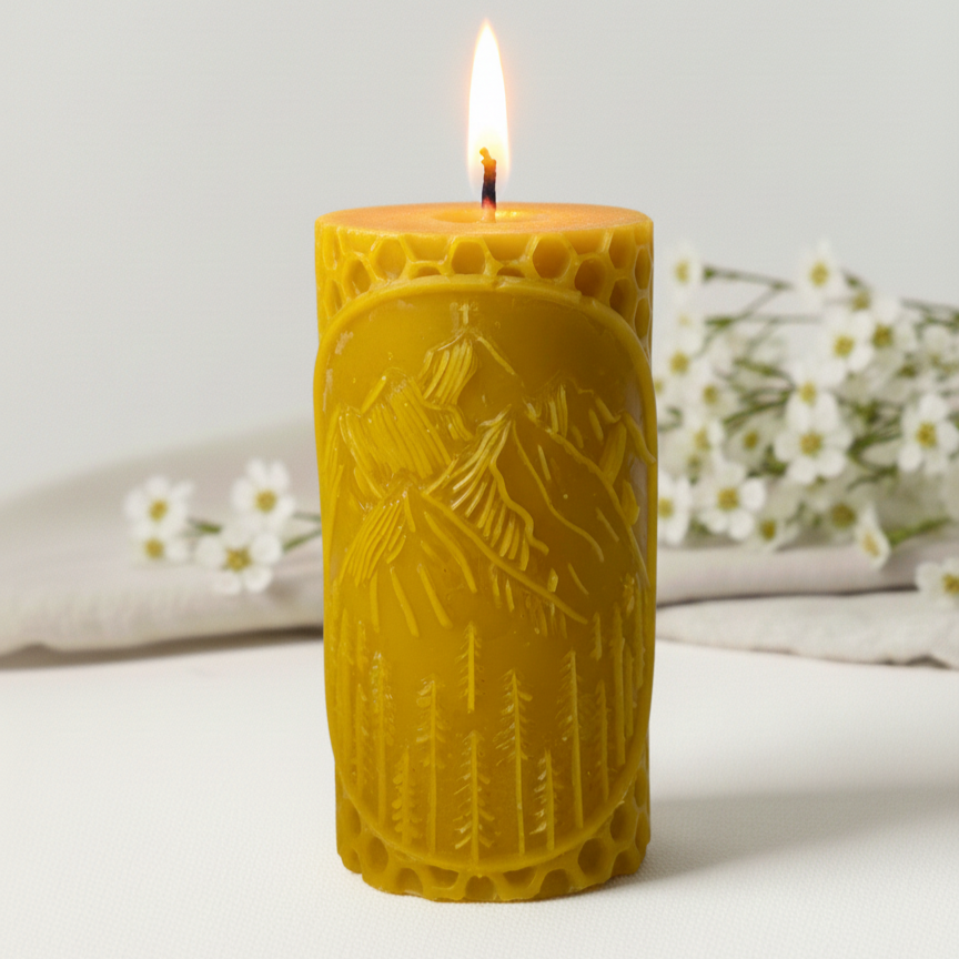 Świeca z wosku pszczelego Tatry Apimel z motywem górskim ręcznie robiona
