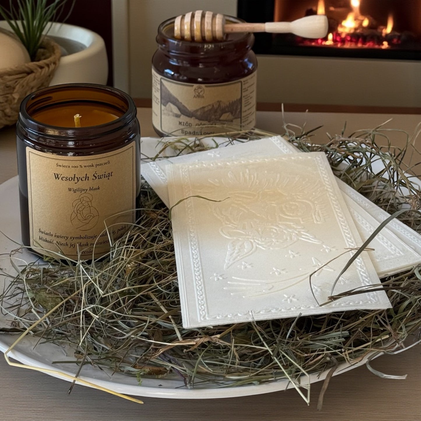 Zestaw wigilijny świeca z wosku pszczelego miód górski i opłatek świąteczny naturalny prezent na Boże Narodzenie